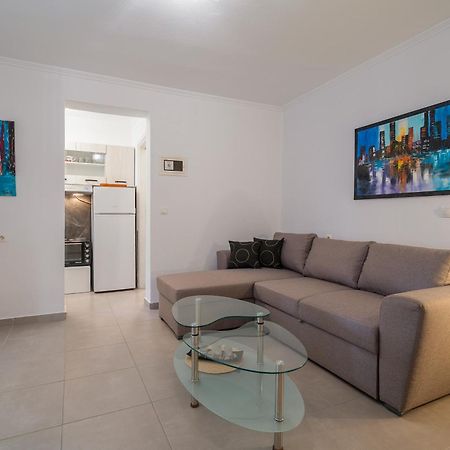 Stefanias Apartment Неос-Мармарас Экстерьер фото