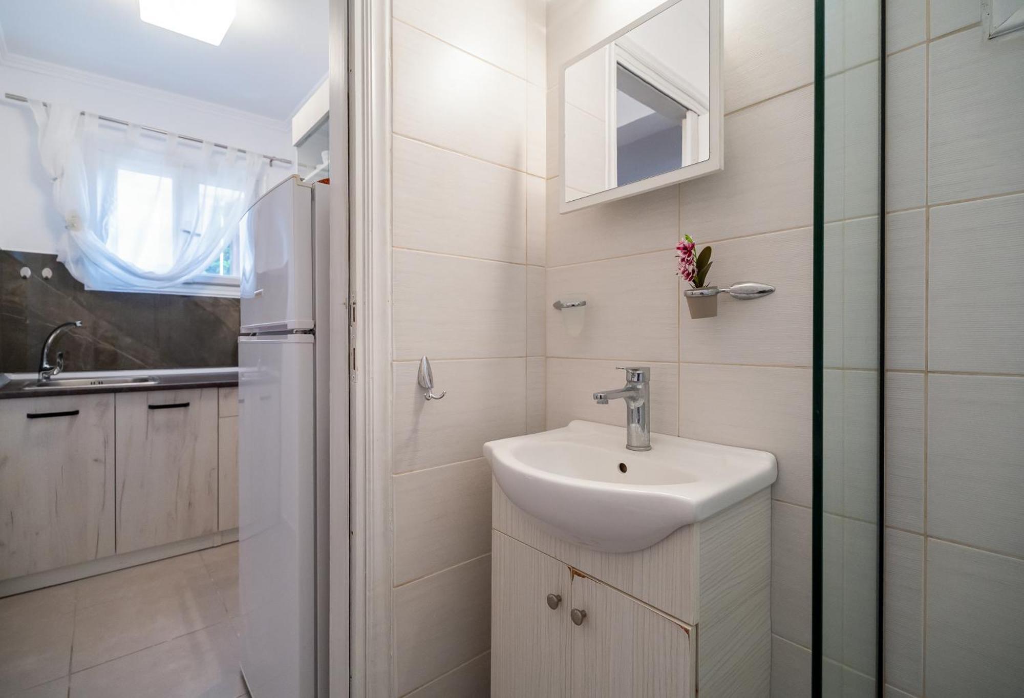 Stefanias Apartment Неос-Мармарас Экстерьер фото